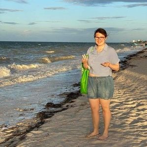 Meet your Posher, Véronique